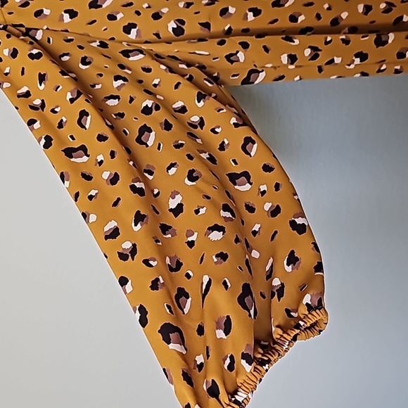 Collective Concepts Popover animal print blouse 1X - Picture 4 of 6